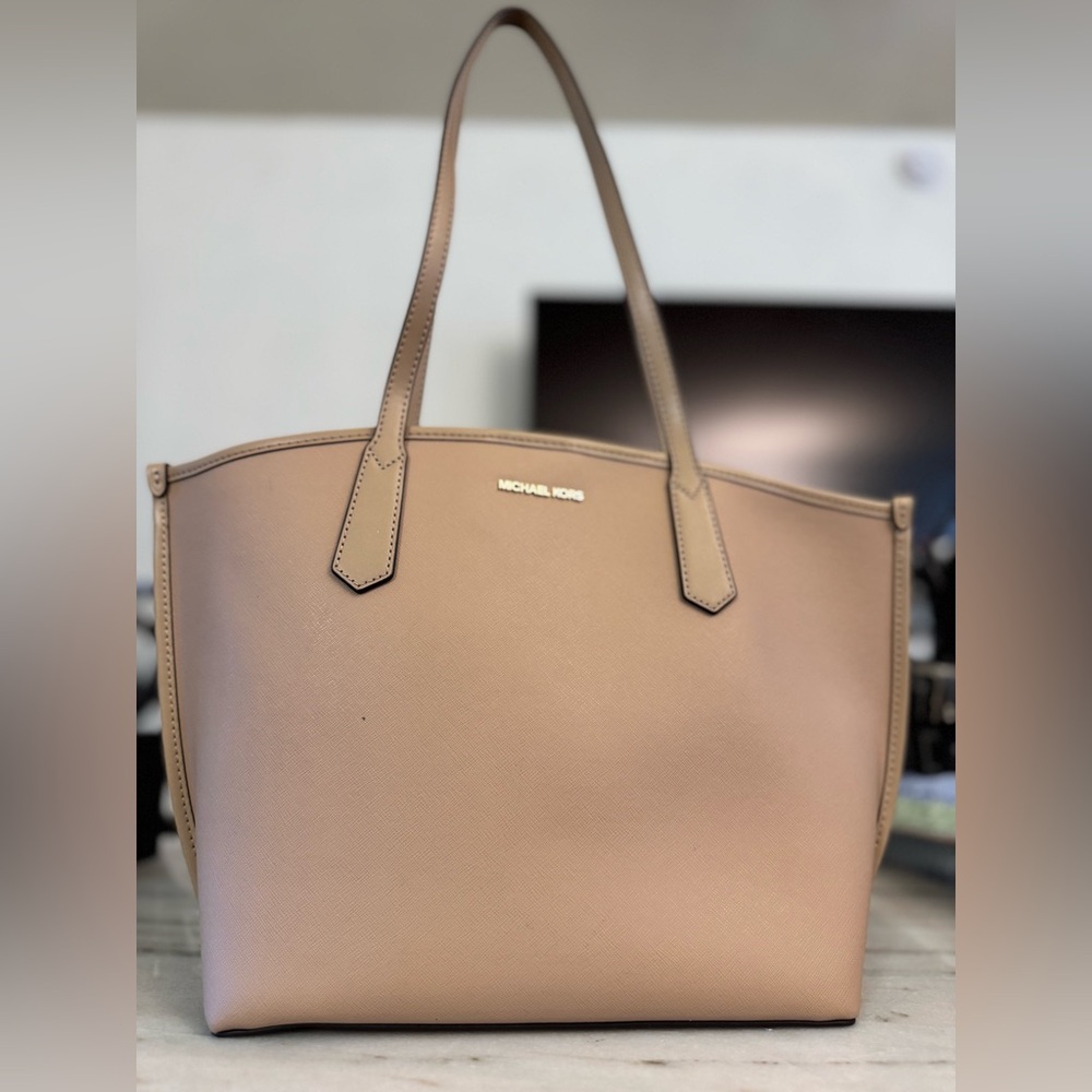 Michael Kors Beige Leather Tote
